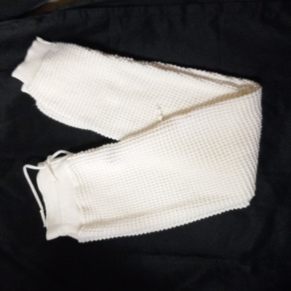 Waffle Knit Set Long Drawstring Pants w/Crop Long Sleeve Sweater Ivory M/L NWOT - Picture 3 of 6
